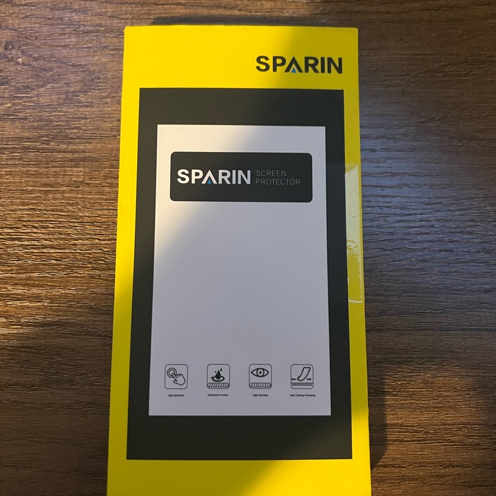 SPARIN iPhone 13 screen protector